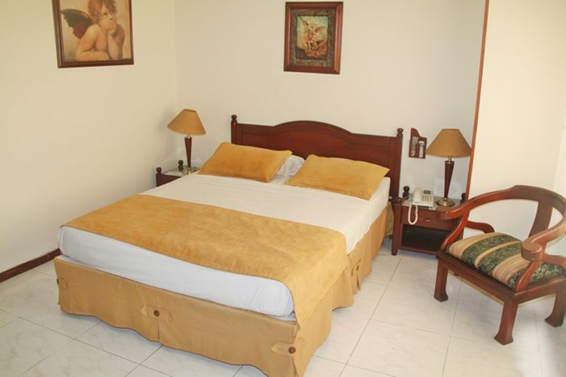 Ribera Del Rio Av 2Da Norte Cali Luaran gambar